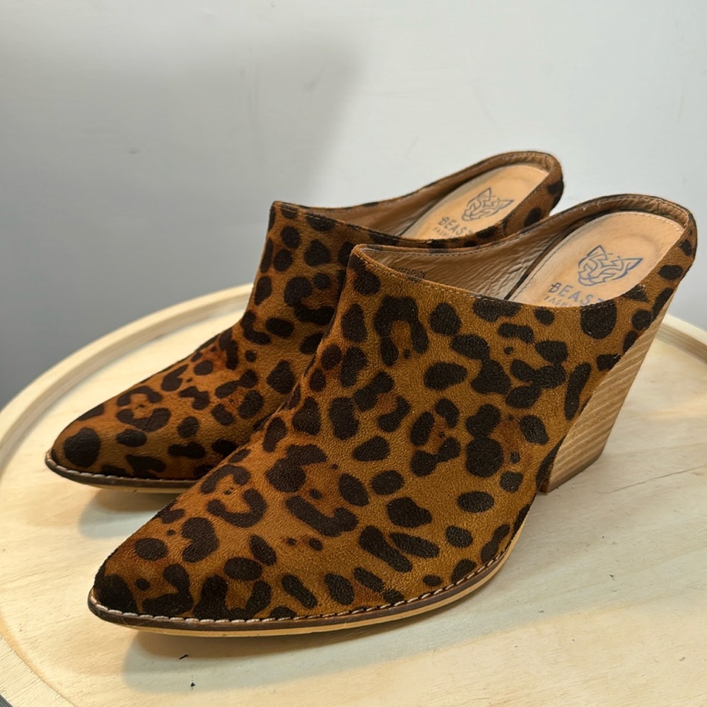 BEAST FASHION Leopard Print Brown Suede Mules